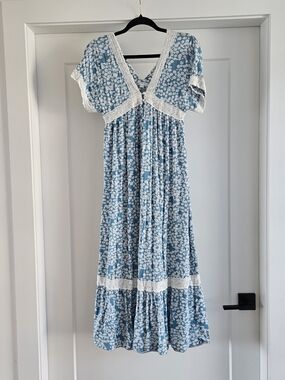 Light Blue Floral Maxi Dress with White Lace Trim